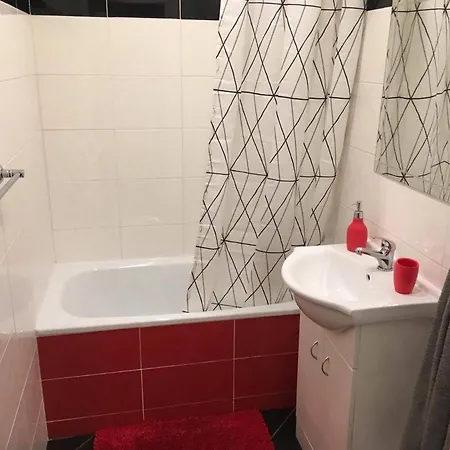 Modern Comfortable Flat Near The Underground * 布拉格
