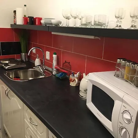 Modern Comfortable Flat Near The Underground *